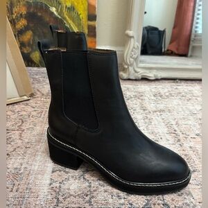 Madewell Chelsea Lugsole heeled boot